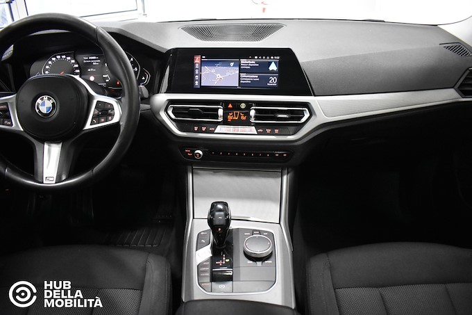 BMW 320d 48V Touring Business Advantage